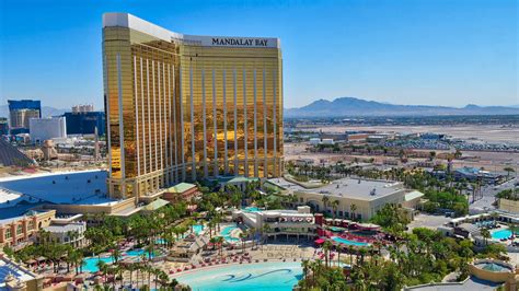 Mandalay Bay Resort and Casino .